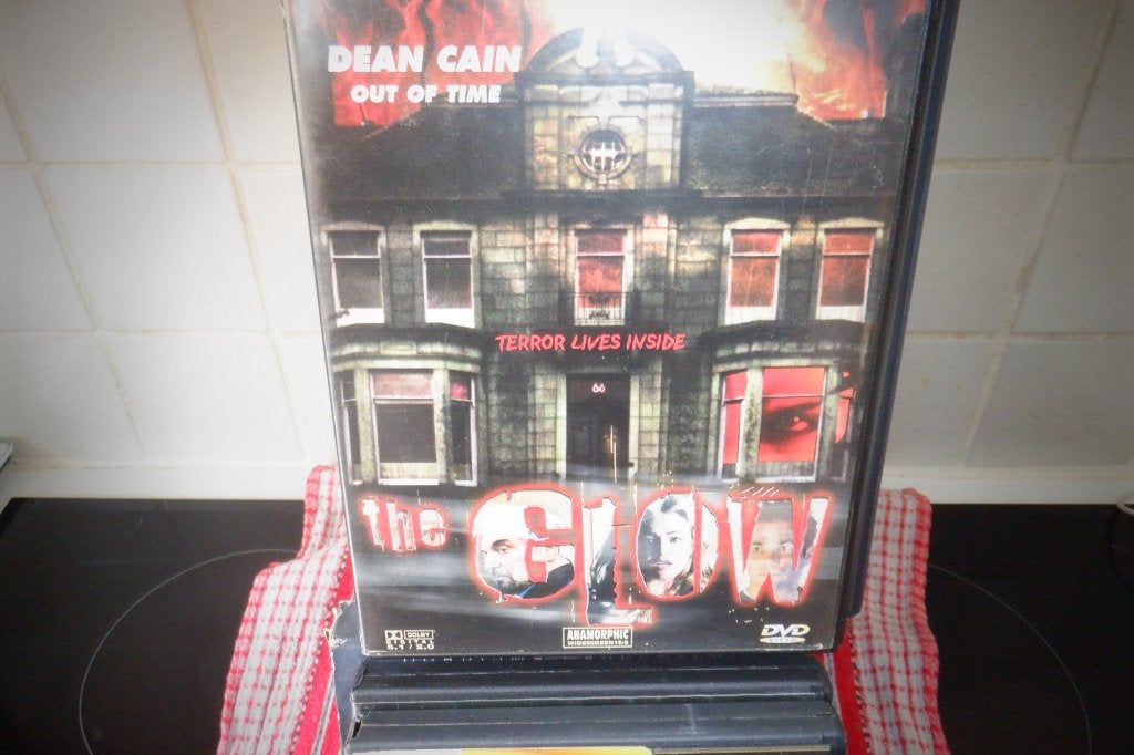 DVD The Glow., Cd's en Dvd's, Dvd's | Horror, Vanaf 16 jaar, Ophalen of Verzenden, Zo goed als nieuw, Gore