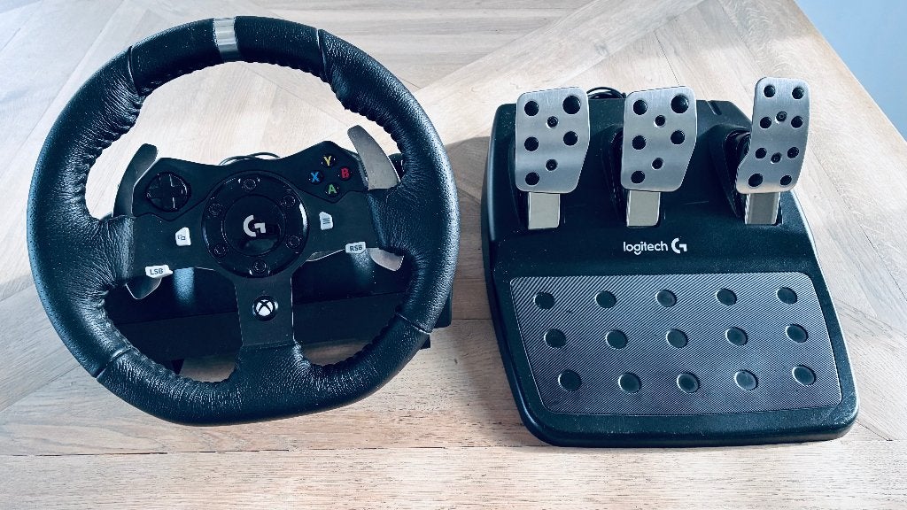 logitech g920 + pedalen (XBOX / PC), Ophalen, Zo goed als nieuw, Stuur of Pedalen