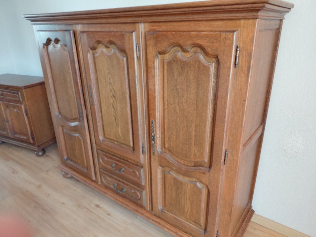 hoge donkere eiken kast 3 deuren , 2 schoven, Huis en Inrichting, Ophalen, Gebruikt, 150 tot 200 cm, Eikenhout