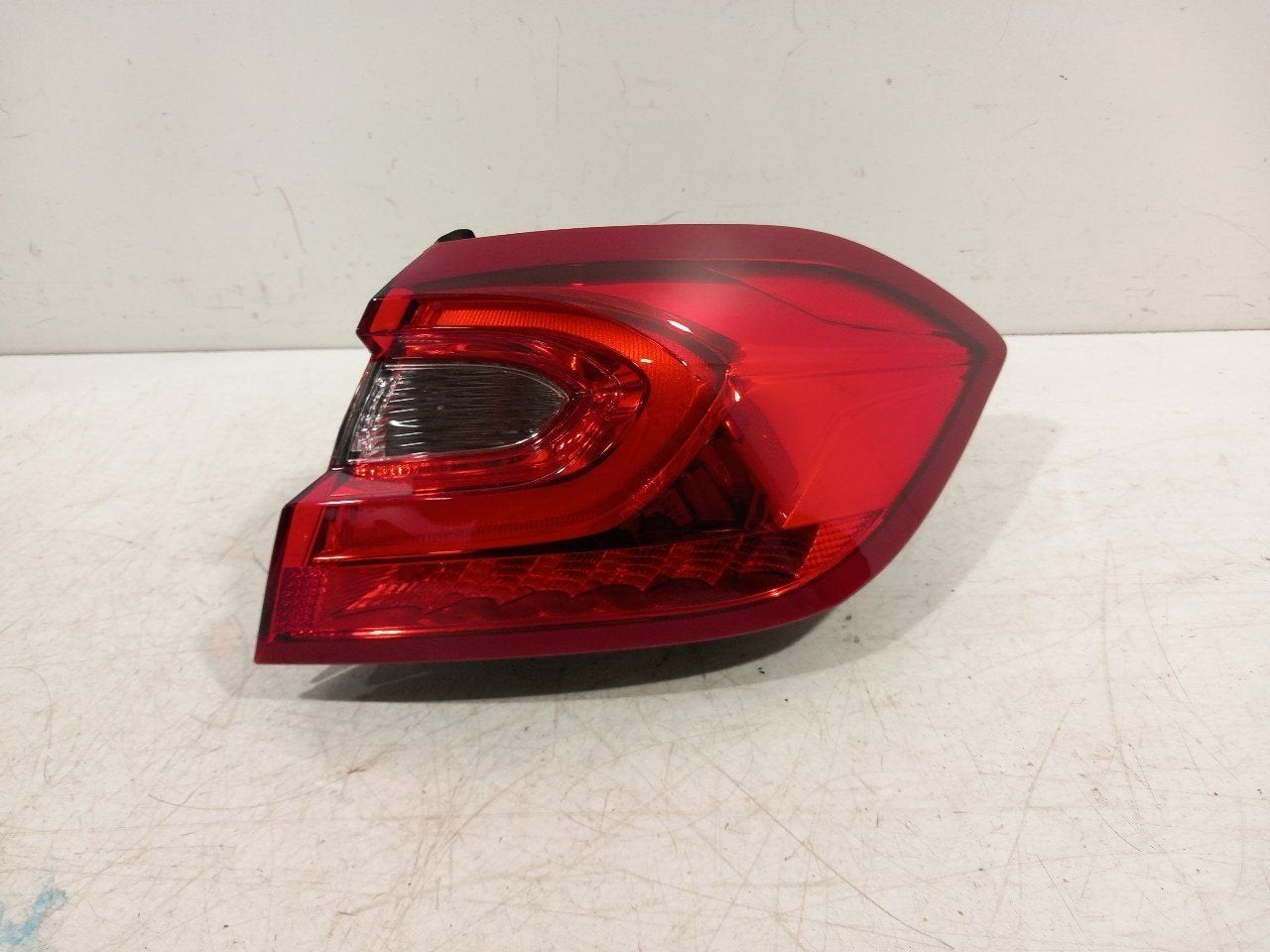 Achterlicht carrosserie rechts Ford Fiesta, Onderdelen@venauto.nl, Van der Ven Autorecycling B.V., Gebruikt, Ettenseweg 76, 4706 PB Roosendaal, The Netherlands