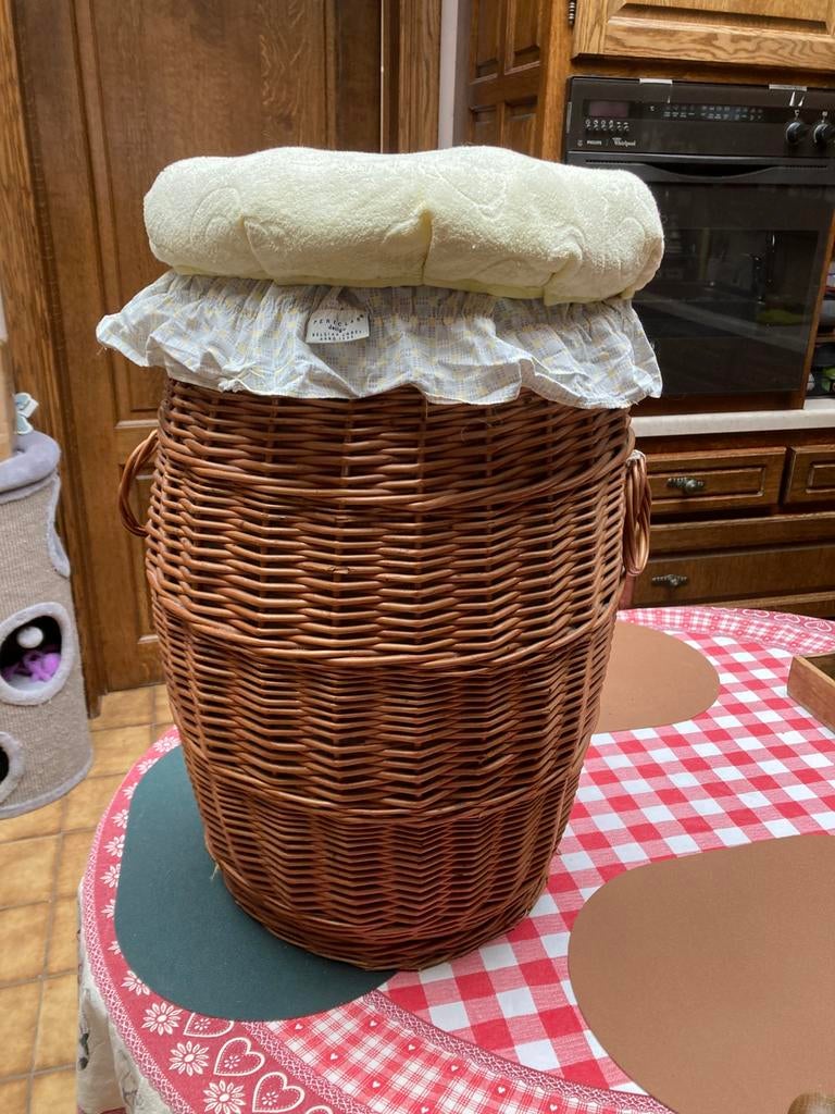 Panier à linge en osier, Enlèvement, Comme neuf