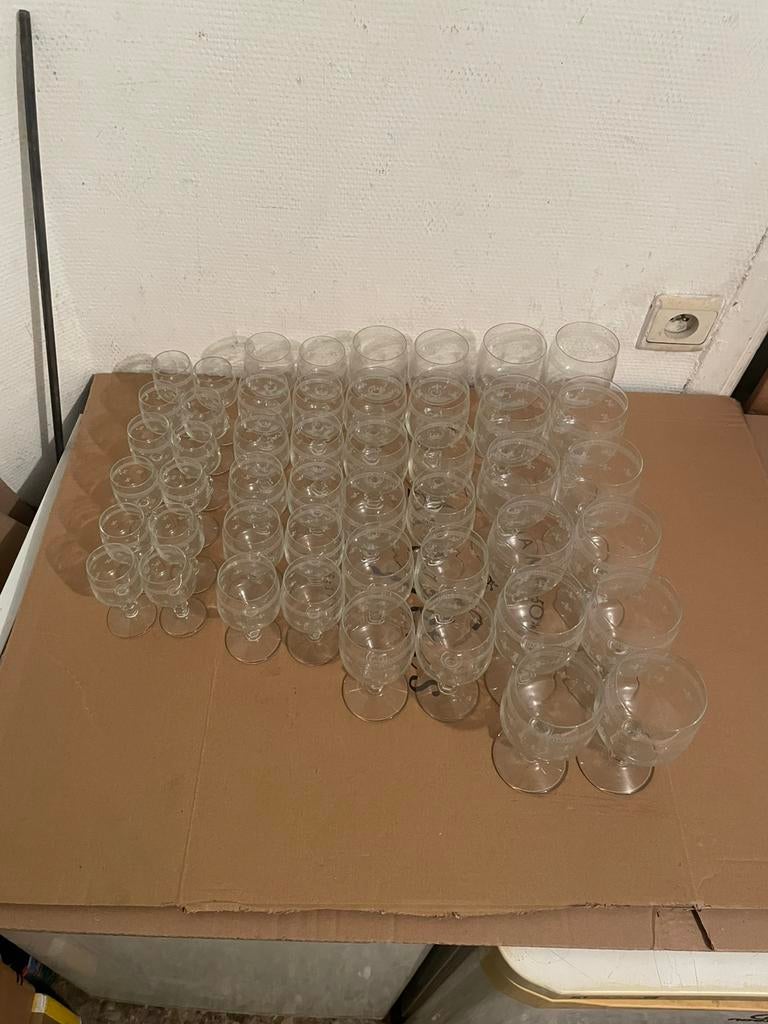 48 verres à pieds bocaux Cristal ancien antique, Enlèvement ou Envoi, Comme neuf