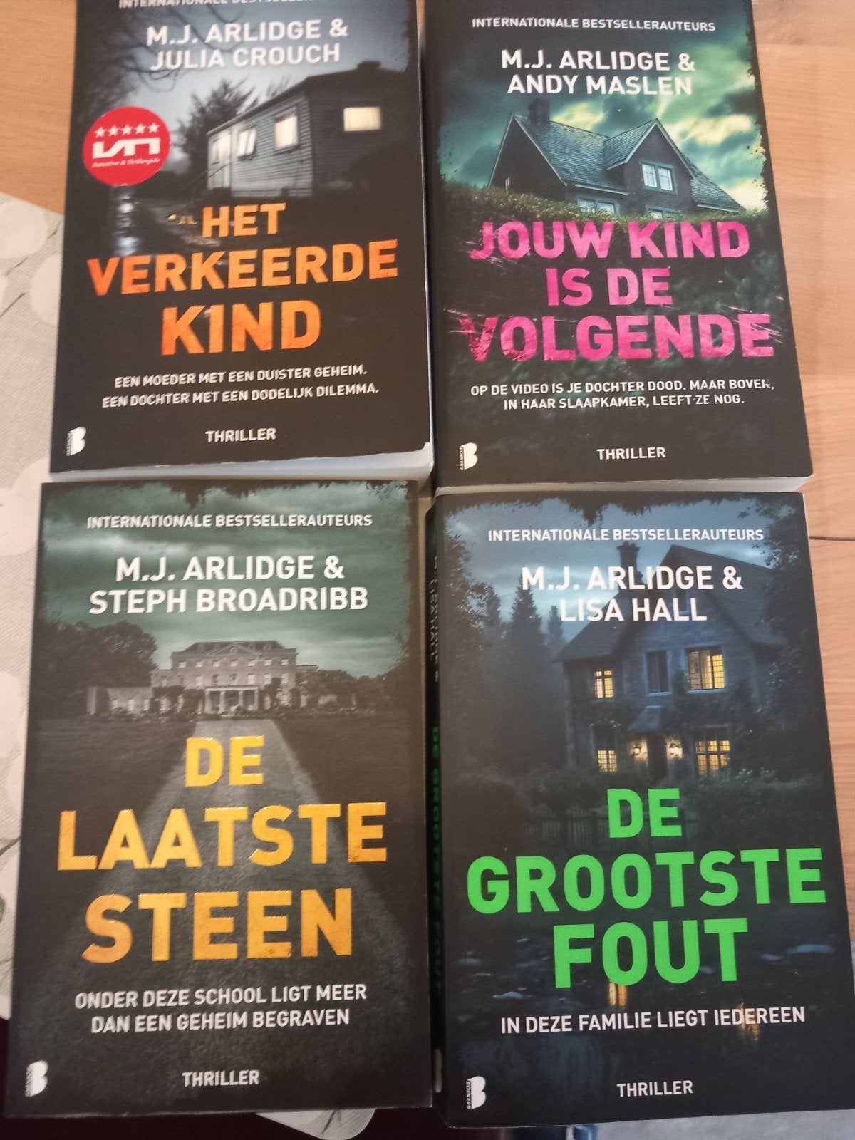 4 thrillers MJ Arlidge, Boeken, Ophalen of Verzenden