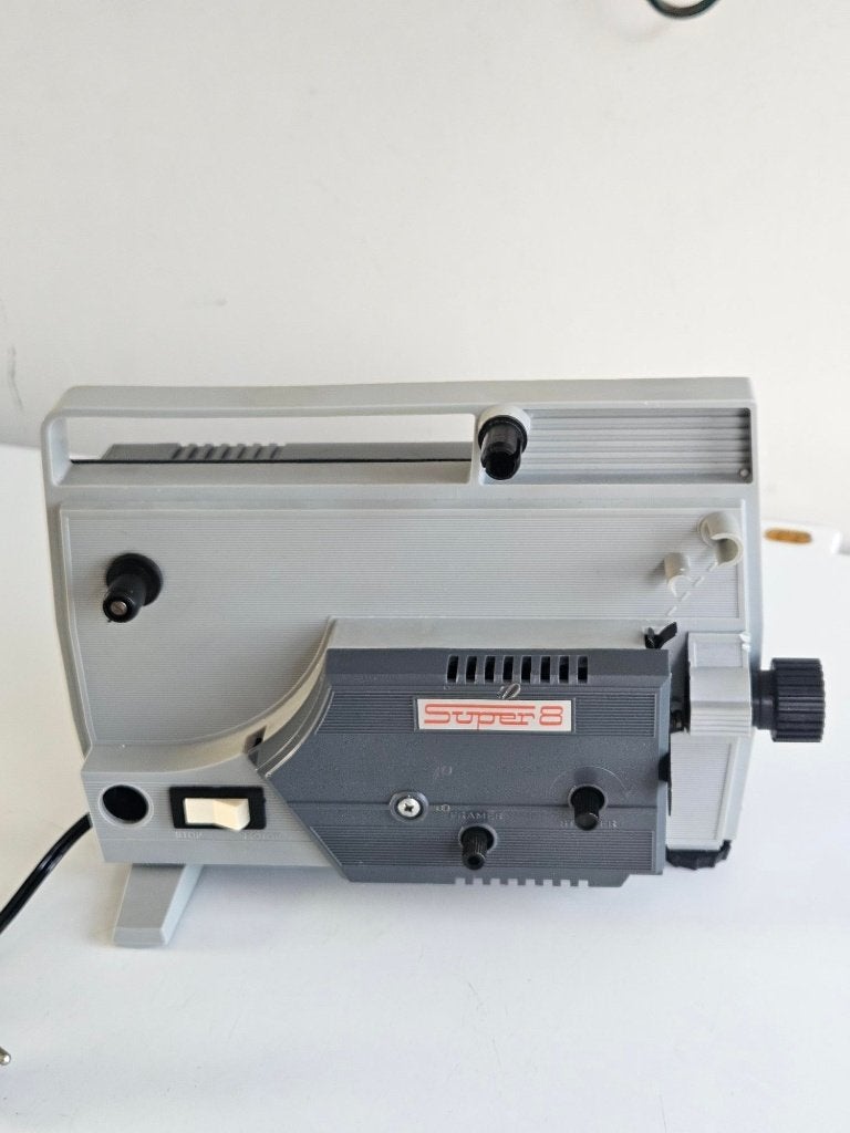 Vintage Gioca Cine Royal S-8 M/M super 8 projector, Collections, Enlèvement ou Envoi, 1960 à 1980, Projecteur