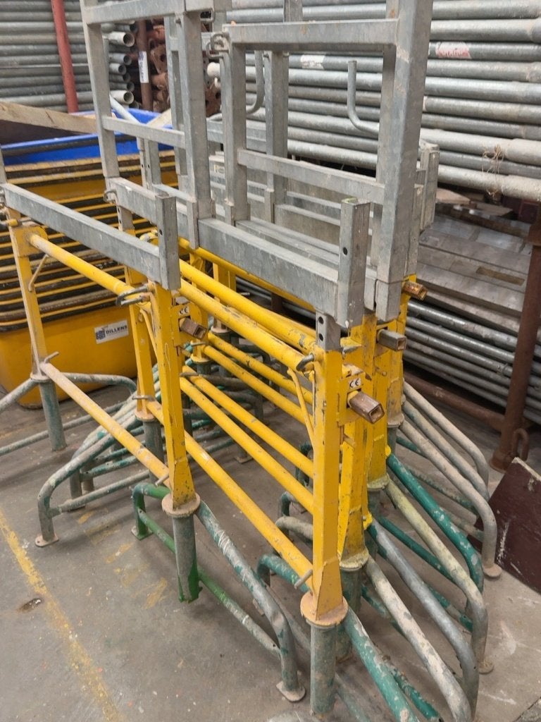 Bekisting, schragen, mortelbakken en hijsmateriaal, Enlèvement