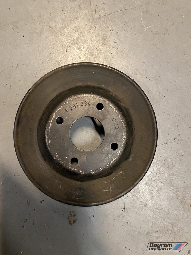 Bmw poelie waterpomp m30 bmw 11511251234 E3 E9 E12 E23 E24, -, Utilisé, -, Enlèvement ou Envoi