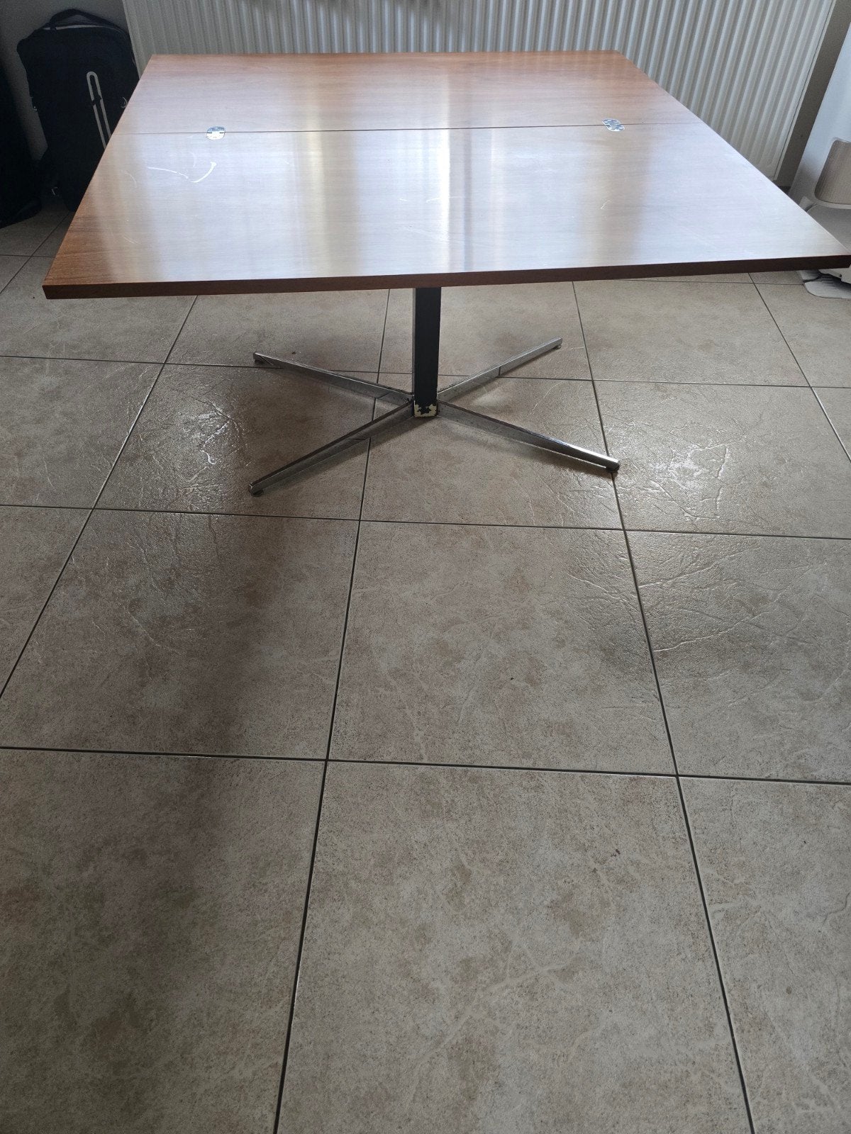 Table vintage, Enlèvement