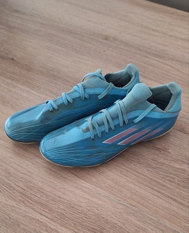 Voetbalschoenen Adidas maat 42 2/3, Sport en Fitness, Voetbal, Ophalen of Verzenden