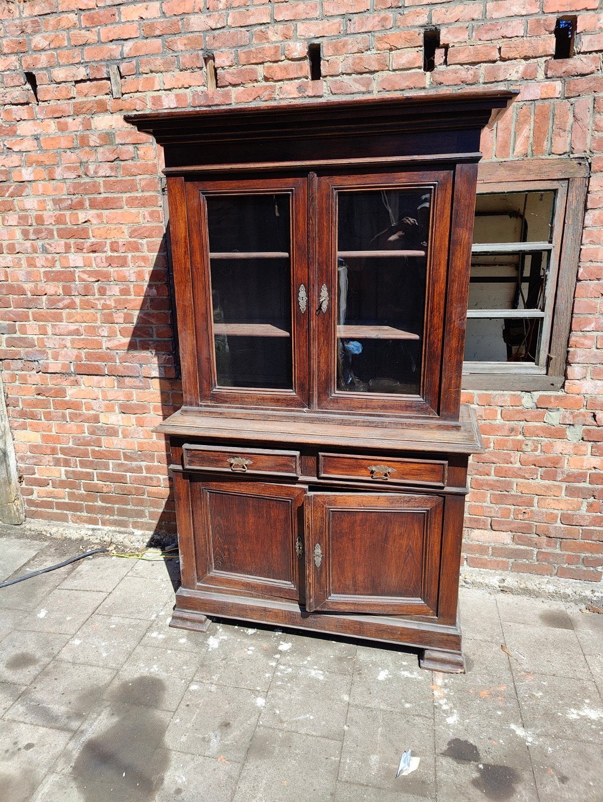Eiken vitrine kast, Ophalen