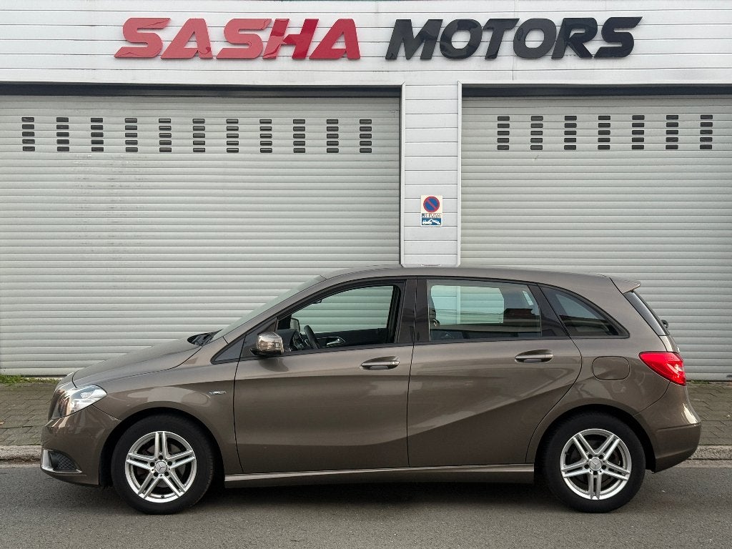 Mercedes-Benz B180 1.6 Benzine | Mooie staat | 12MGarantie, Auto's, Voorwielaandrijving, Stof, 4 cilinders, Bruin
