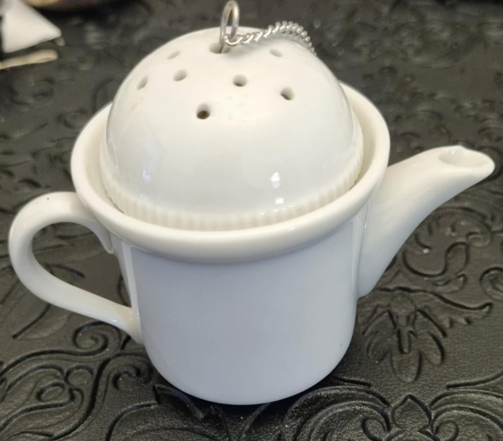 Oud porseleinen theepotje, Ophalen of Verzenden