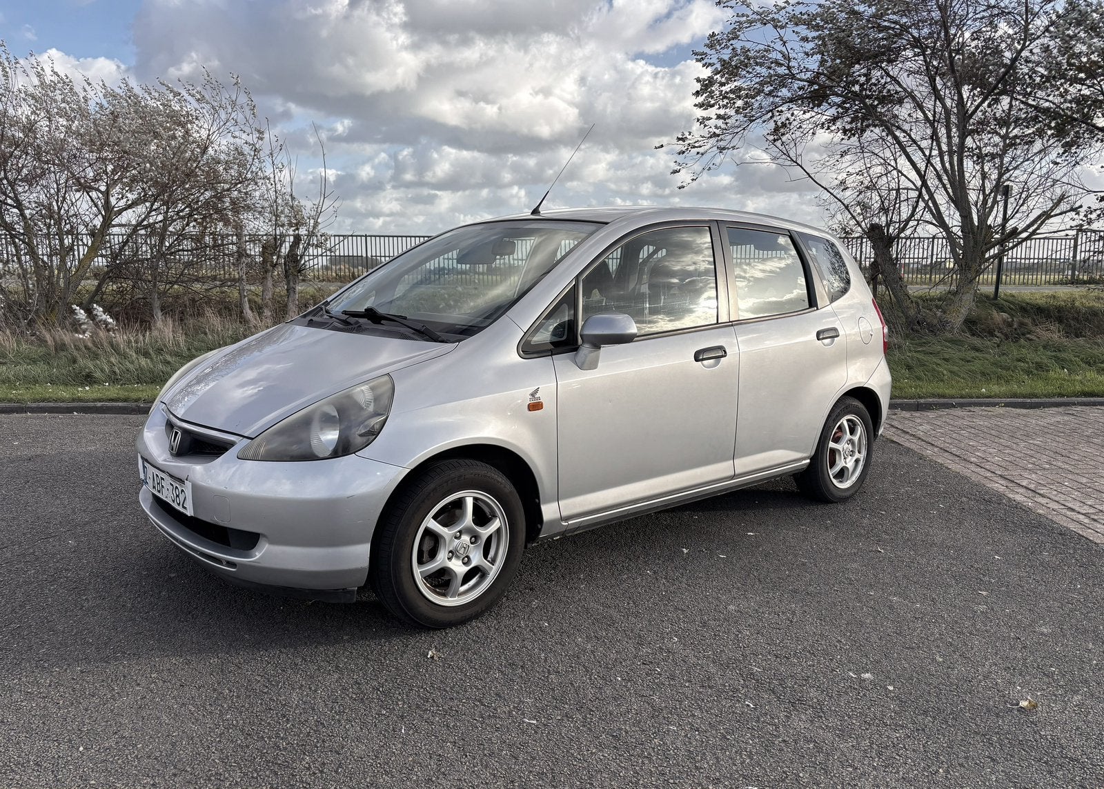 HONDA JAZZ | 1.4 | BENZINE |Gekeurd voor verkoop + 2j geldig, Auto's, Zwart, https://public.car-pass.be/verify/6515-2106-4592#