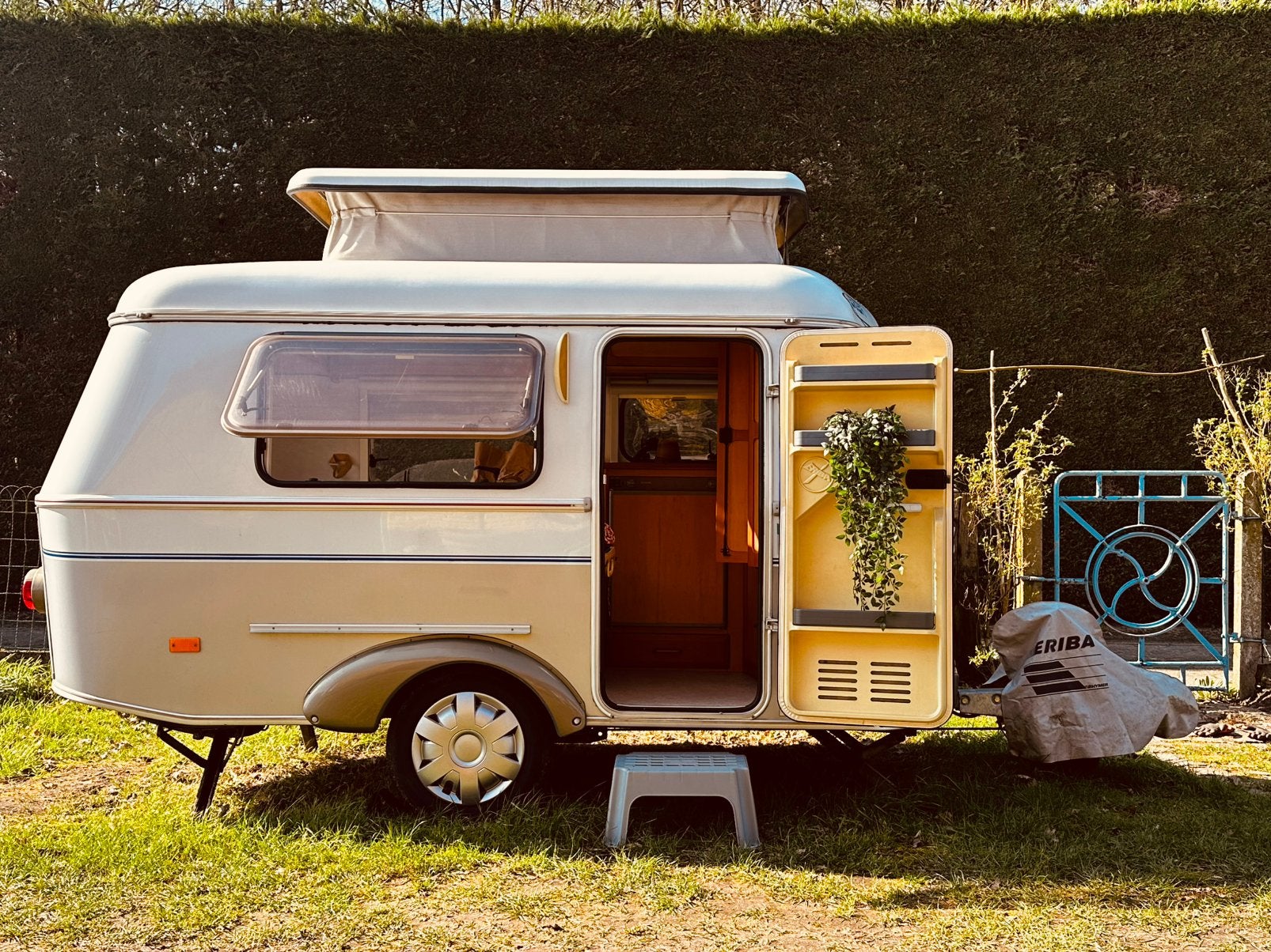 Caravane ancienne Hymer Eriba Puck GT Touring 2004 500 kg, Caravanes & Camping, Jusqu'à 4 m, Poêle, Particulier, Siège standard