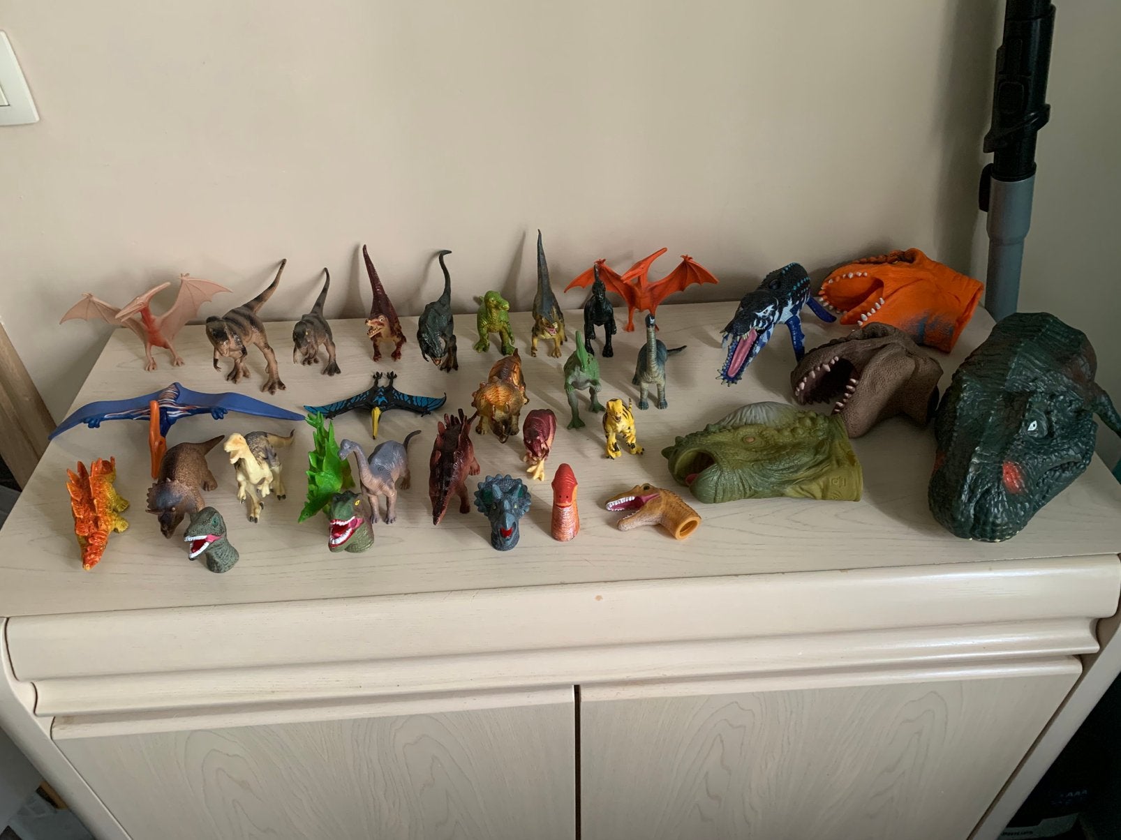 Speelgoedfiguurtjes Dinos, Enfants & Bébés, Jouets | Figurines, Enlèvement, Comme neuf