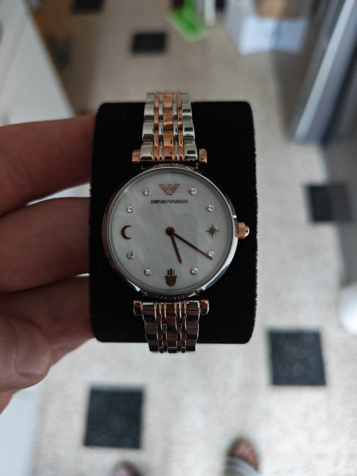 Emporio Armani dameshorloge - wijzerplaat met parelmoer en s, Handtassen en Accessoires, Horloges | Dames, Goud, Goud