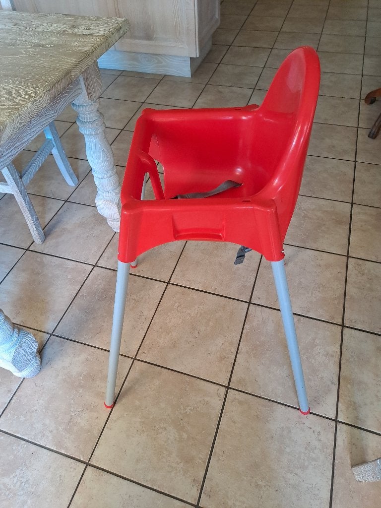 Ikea kinderstoel, Kinderen en Baby's, Kinderstoelen, Ophalen, Zo goed als nieuw, Aanschuifbaar
