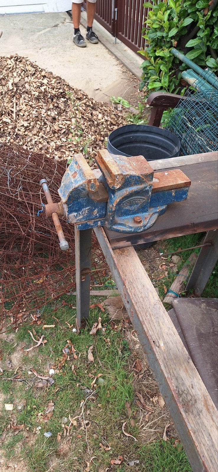 Metalen werkbank, Ophalen