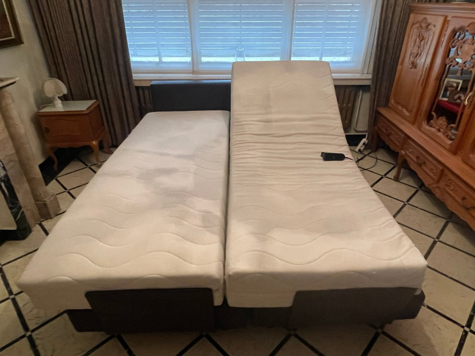 Elektrisch verstelbaar bed, Ophalen, Gebruikt, Tweepersoons, 180 cm