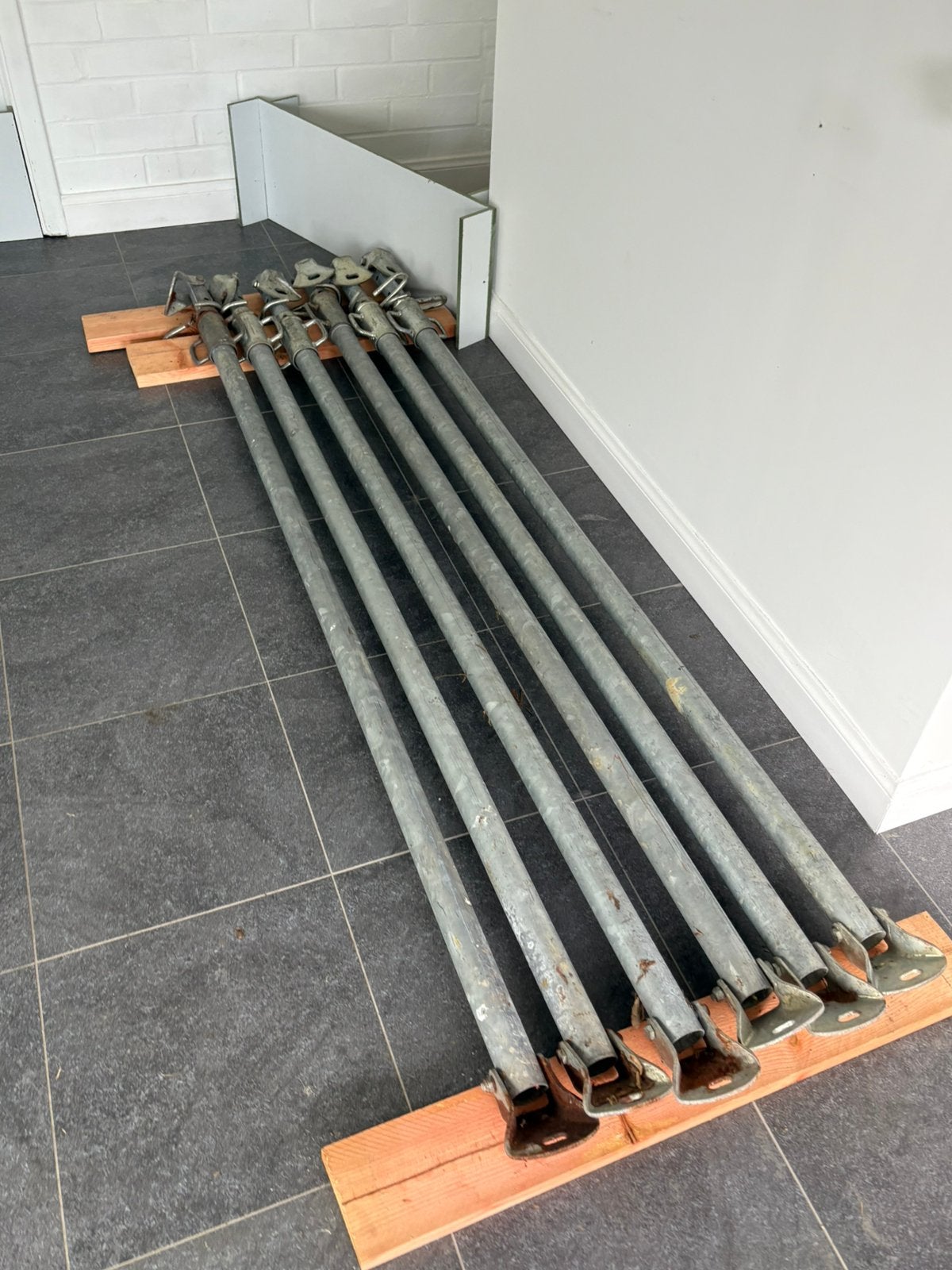 6 Étançons/Etais tirant-poussant 2m à 3,60m acier laqué, Bricolage & Construction, Enlèvement, Utilisé