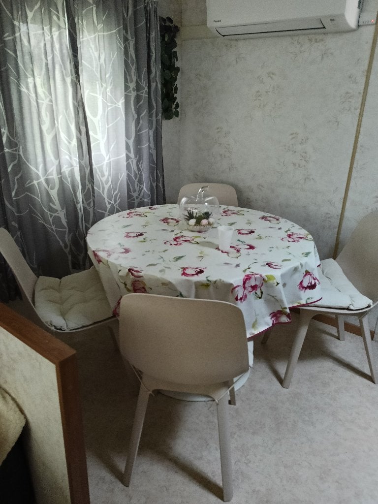 4 Odger stoelen en ronde IKEA DOCKSTA tafel, Huis en Inrichting, Rond, Zo goed als nieuw, Vier personen, Ophalen