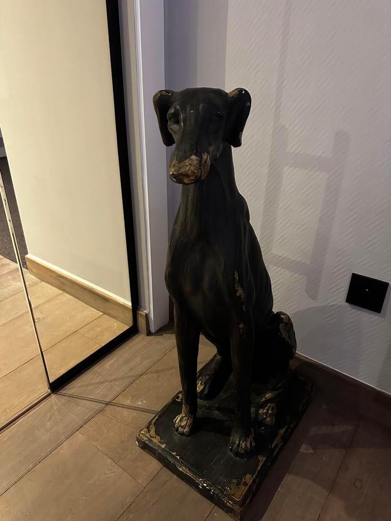 Beeld van een hond, Enlèvement