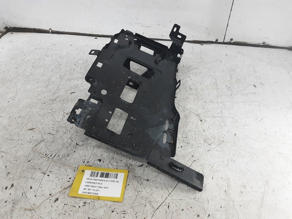 SUPPORT DE BATTERIE Peugeot Partner (EA / / EF / EN / EU), Kontakt-peugeot@peugeot.com, Utilisé, Peugeot Deutschland GmbH, Bahnhofsplatz
65423  Rüsselsheim, DE