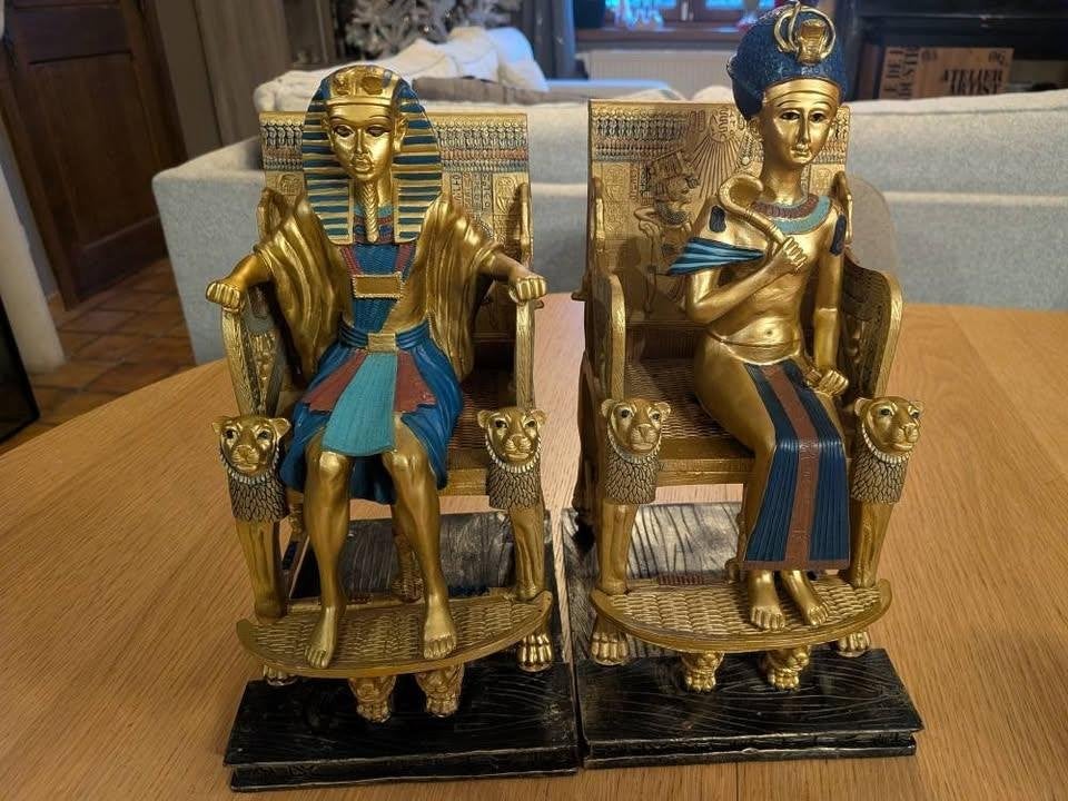 Statuettes de pharaons sculptés en bois, Enlèvement, Bois