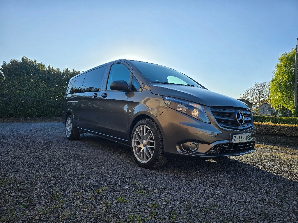 Vito dubbele cabine 6 zit AUTOMAAT !, Auto's, Bestelwagens en Lichte vracht, 4 cilinders, Bruin, 2500 kg, Bedrijf