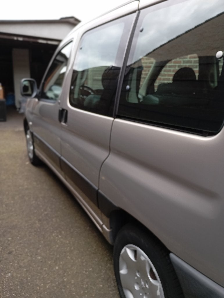 Citroen Berlingo met lage km stand, Autos, Achat, Boîte manuelle, Entretenue par le concessionnaire, 5 portes