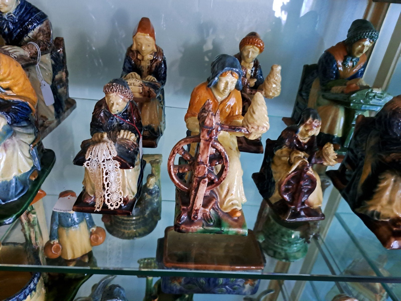 Filles de poterie flamandes, Enlèvement