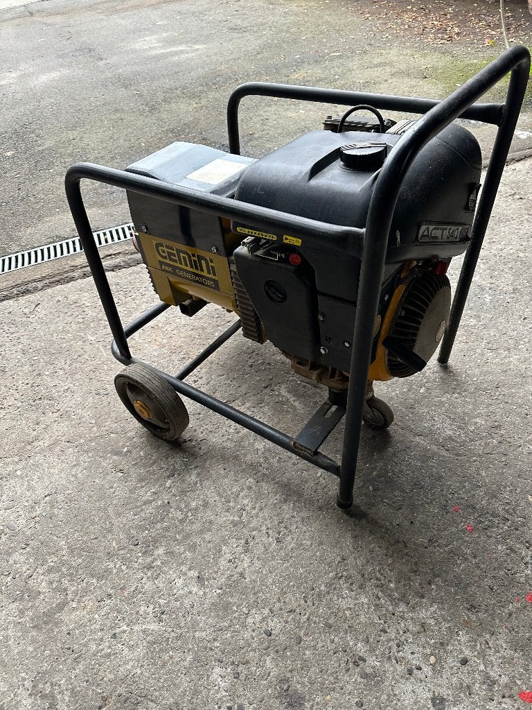 Generator, Doe-het-zelf en Bouw, Aggregaten, Ophalen, Nieuw, 5 tot 10 kVA, Benzine
