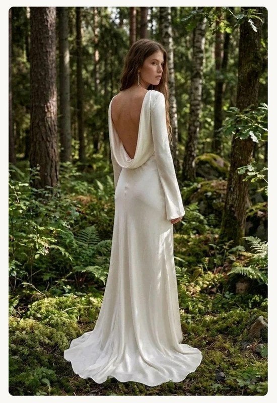 Bridal dress with deep cowl back and long elegant sleeves, Kleding | Dames, Trouwjurk, Verzenden, Wit, Nieuw