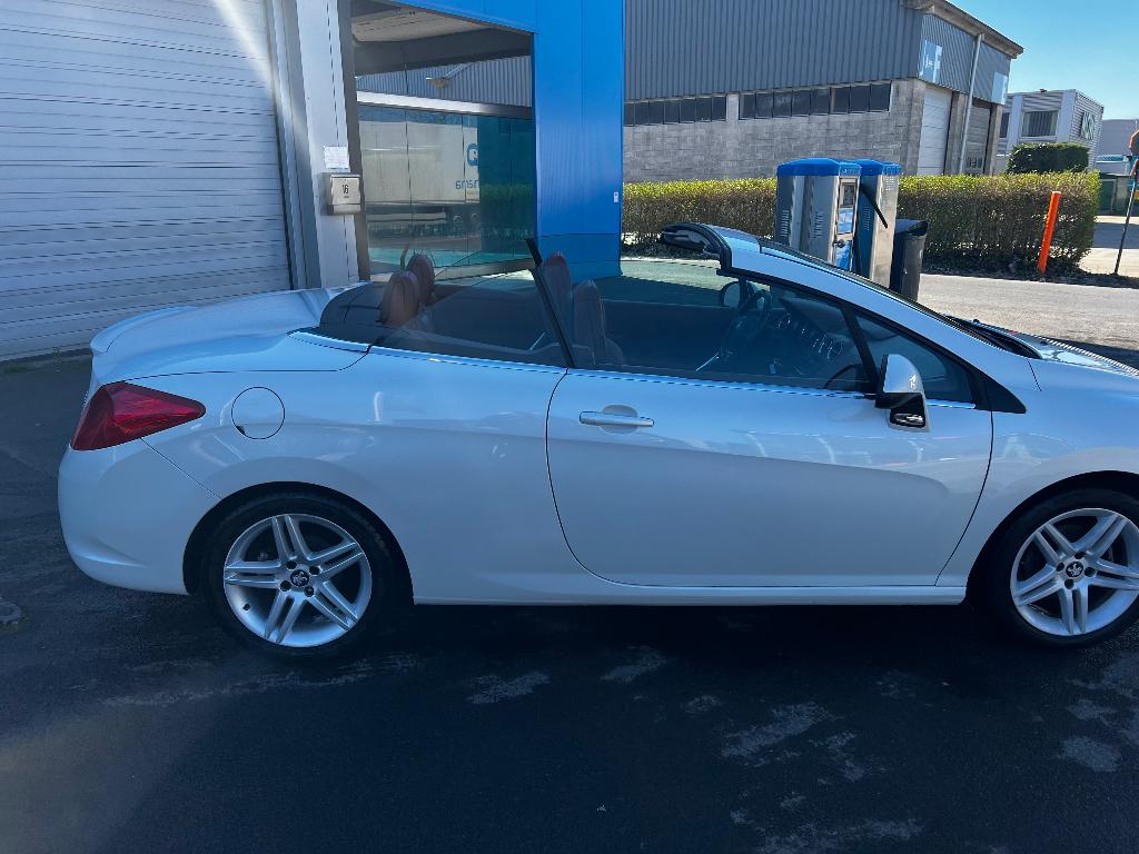 peugeot 308 caberolet in topuitvoering fulle optie, Autos, Cuir, Euro 5, Achat, https://public.car-pass.be/vhr/3da3d725-7257-427e-8c32-b7ed8560b9a8