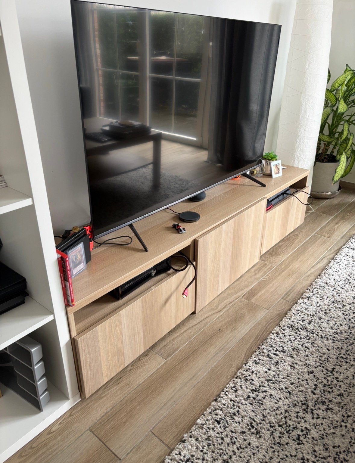 Modern tv-meubel in eiklook met veel opbergruimte, Huis en Inrichting, Ophalen, Gebruikt