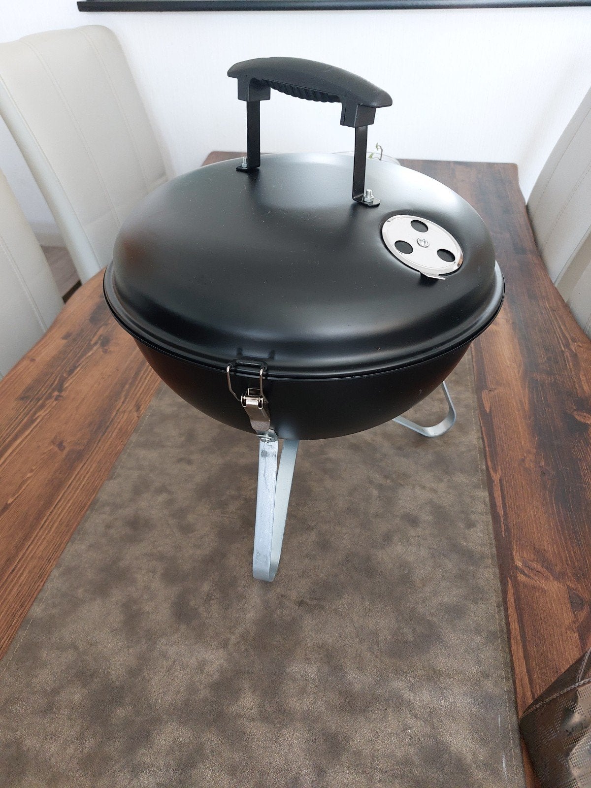 Compacte BBQ met deksel en bakplaat, Jardin & Terrasse, Barbecues au charbon de bois, Enlèvement, Neuf