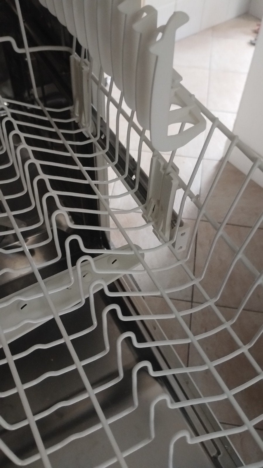 vaatwasser benodigdheden WhirlpoolADP5440 GÉÉN ROEST, Ophalen