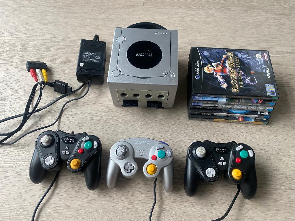 Nintendo Gamecube + games en toebehoren, Gebruikt, Met games, Ophalen of Verzenden, Met 3 controllers of meer