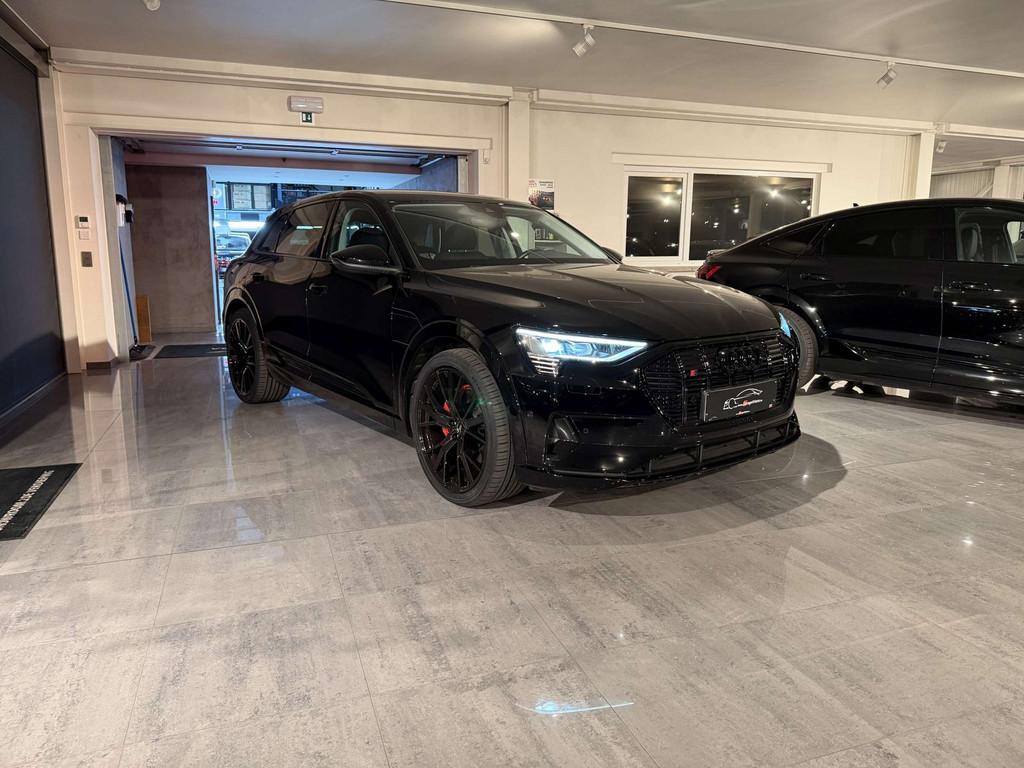 Audi Q8 e-tron SOLD BIJ GARAGE VRIENS YVES BV! (bj 2022), Auto's, Automaat, 478 km, Gebruikt, Zwart