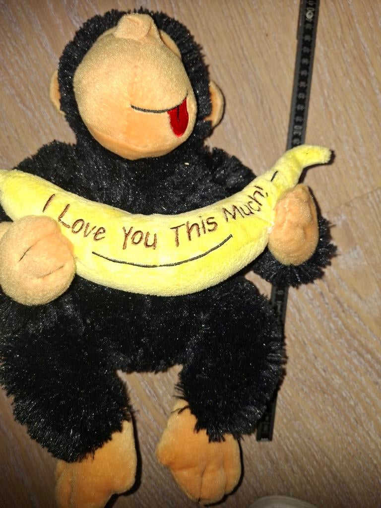 Knuffel aap, Ophalen