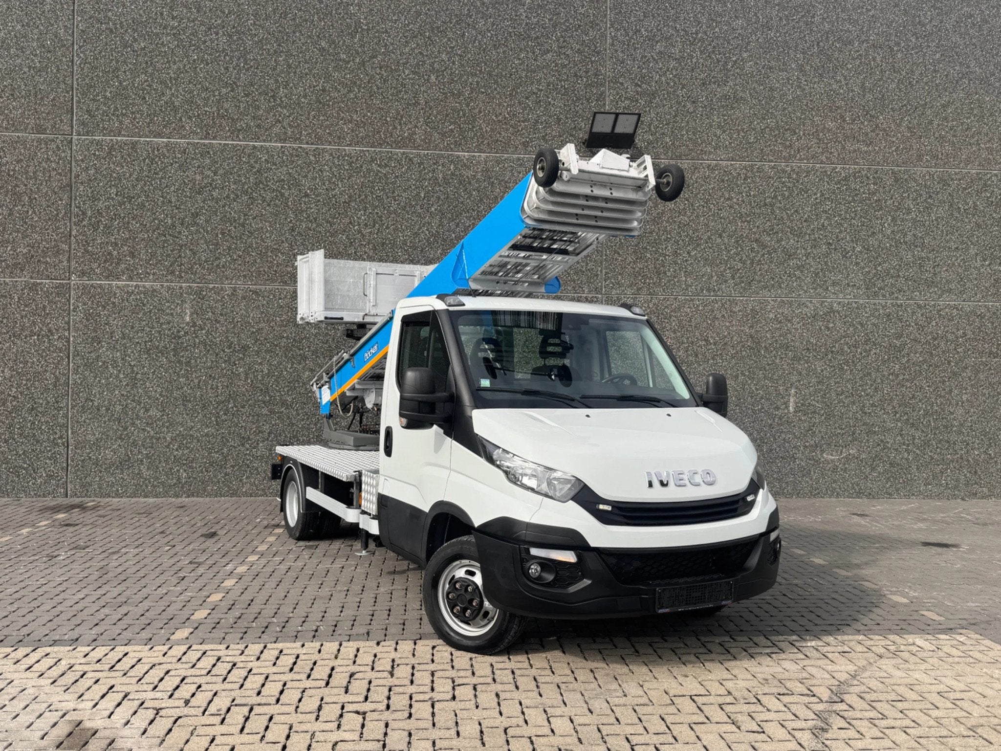 Iveco Daily 40C18 5 594 KM ! - 36 WORKHOURS ! BOCKER HL27/1-, Achat, Euro 6, Entreprise, Iveco