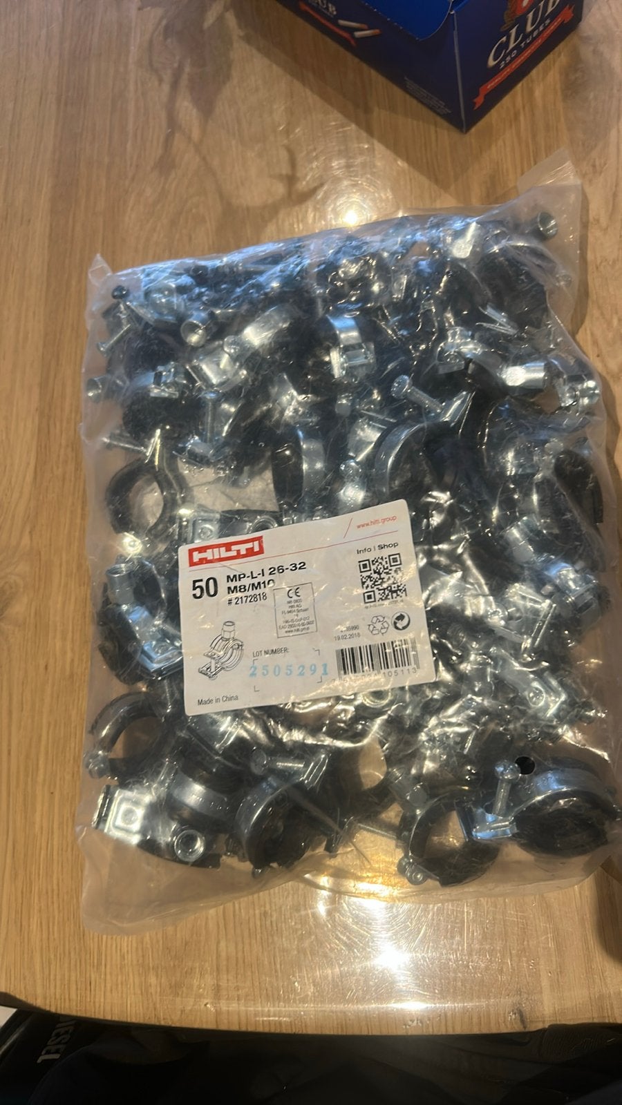 Collier M8-M10 Hilti neuf diamètre 26-32, Ophalen, Zo goed als nieuw