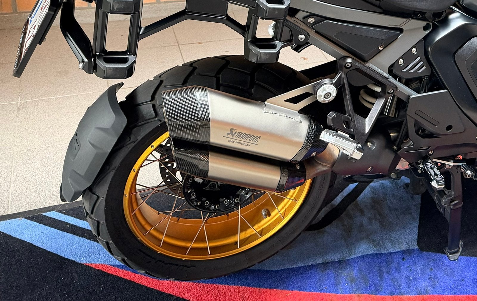Originele BMW Akrapovič sportuitlaat – R1300GS Adventure, Motoren, Ophalen, Gebruikt