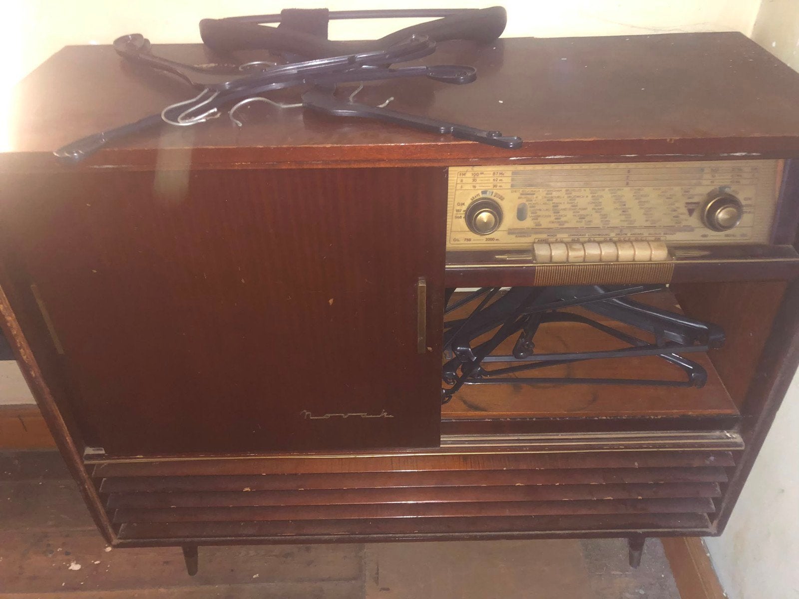 meuble avec enceinte très très ancien antiquités, Antiek en Kunst, Antiek | Tv's en Audio, Ophalen