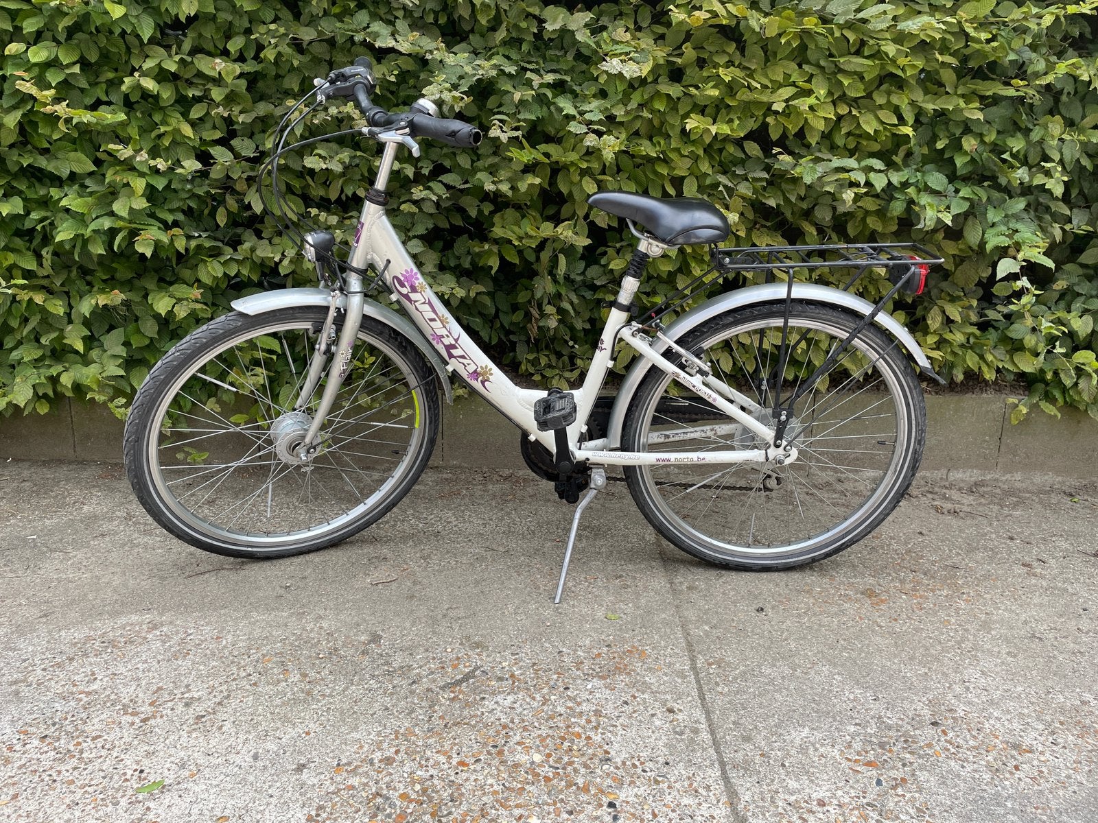 Meisjesfiets, Ophalen, Zo goed als nieuw