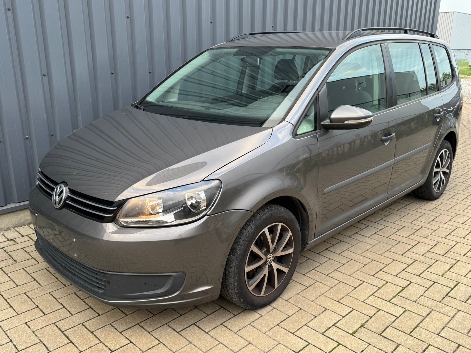 Volkswagen Touran 1.6tdi Navi CruiseC Airco 5pl 1eig, Auto's, Voorwielaandrijving, Euro 5, 4 cilinders, Particulier