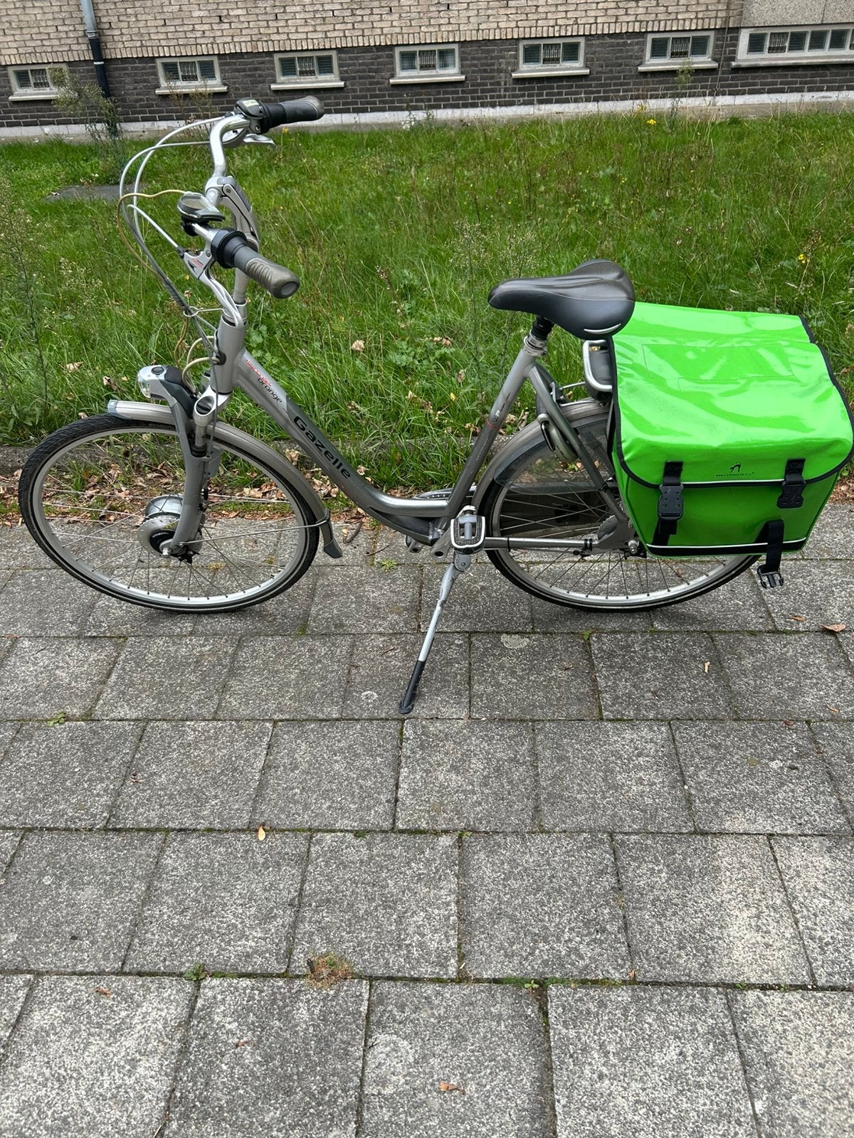 Elektrische fiets Gazelle nieuwstaat maar 500km op de teller, Fietsen en Brommers, Ophalen, Zo goed als nieuw, 50 km per accu of meer