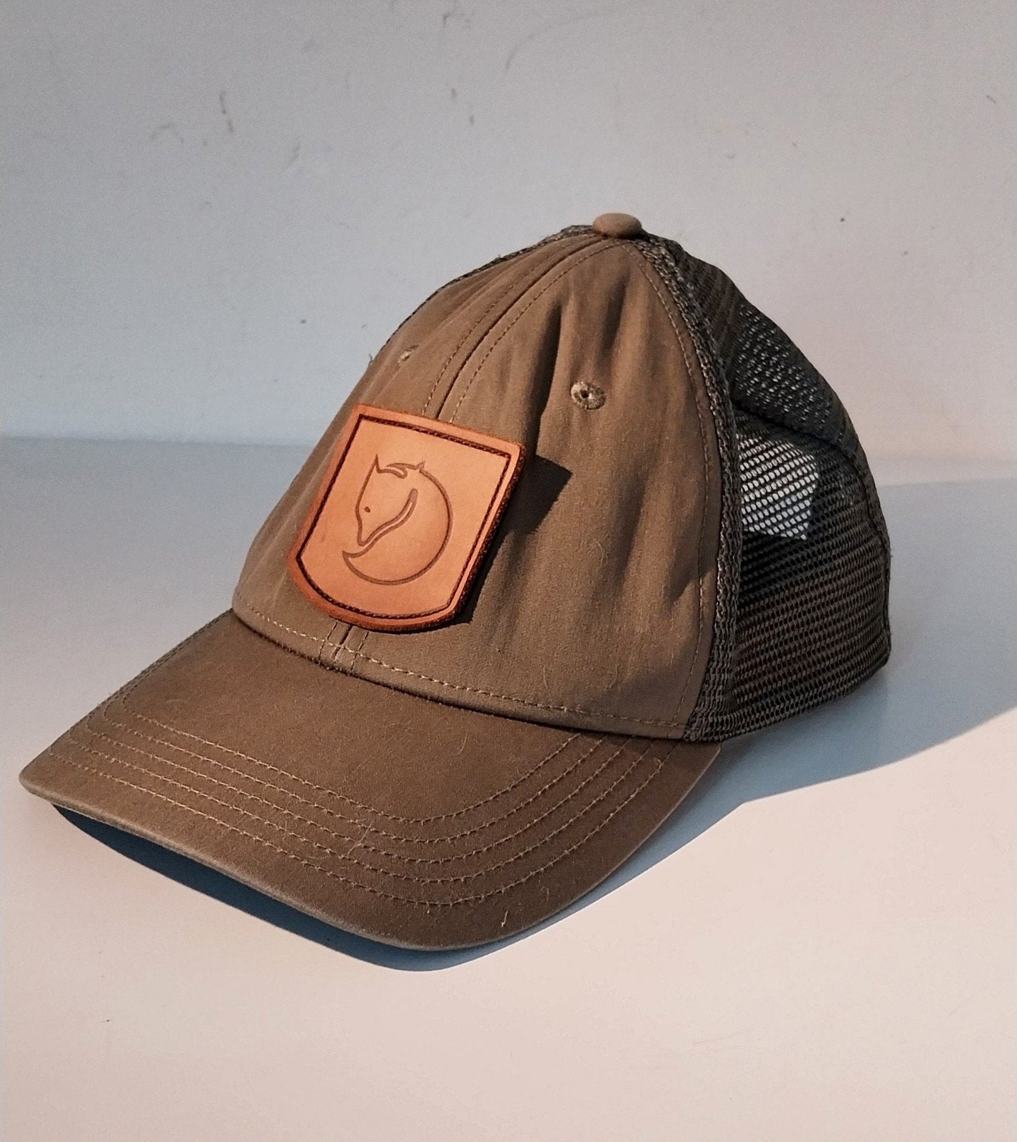 Fjallraven Vardag Tracker Cap trucker pet groen bruin L XL, Kleding | Heren, Ophalen of Verzenden, Pet