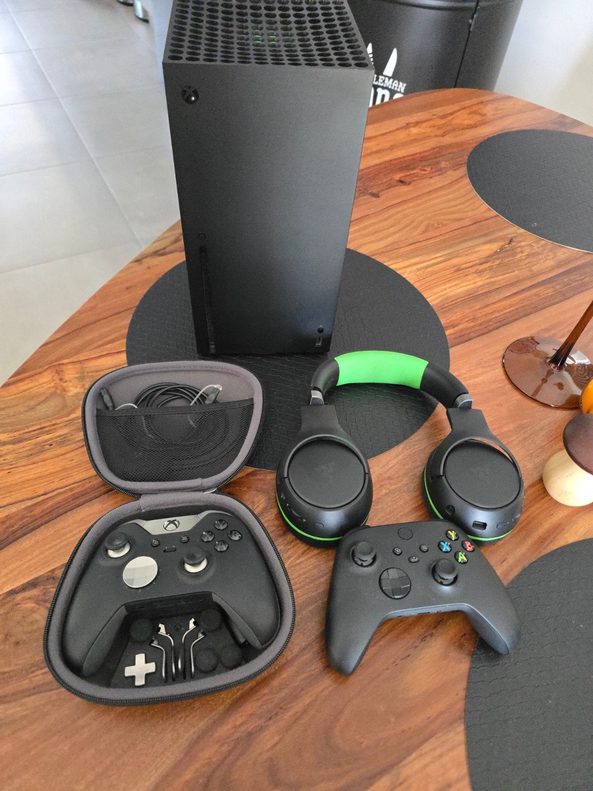 Xbox series x, Consoles de jeu & Jeux vidéo, Consoles de jeu | Xbox | Accessoires, Enlèvement, Xbox Series X
