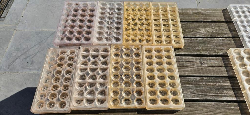 Pralinevormen en toebehoren (dozen), Hobby en Vrije tijd, Taarten en Cupcakes maken, Ophalen, Gebruikt, Overige typen
