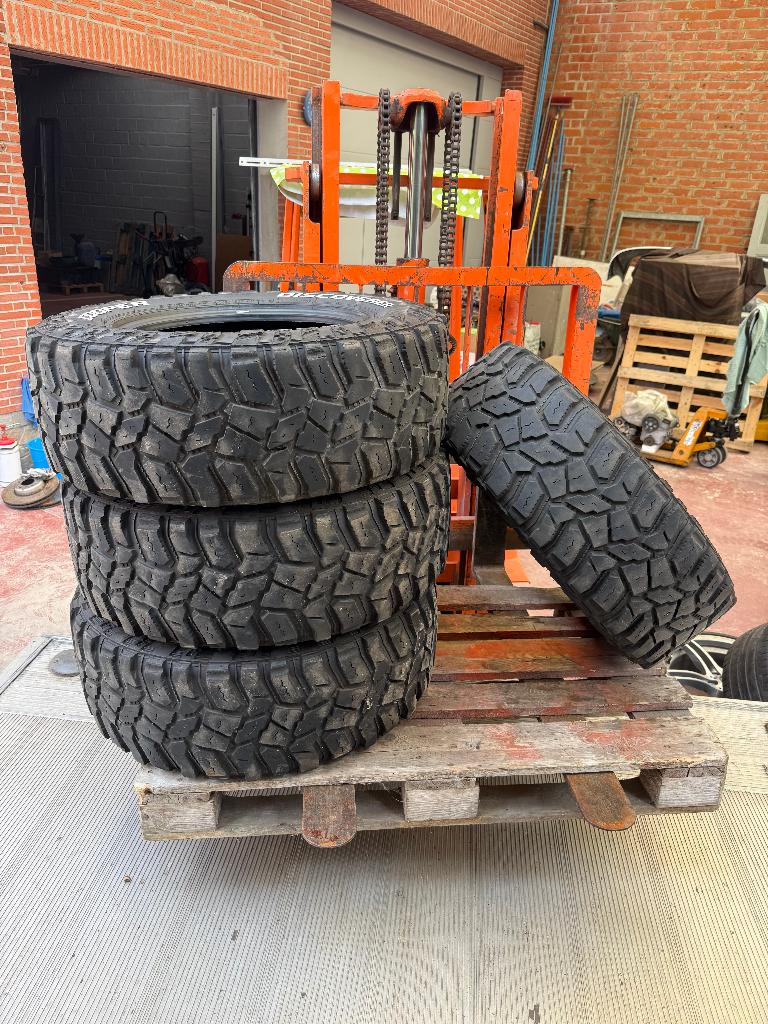 pneus 4x4, Autos : Pièces & Accessoires, Pneus & Jantes, 275 mm, Enlèvement, Utilisé, Pneu(s)